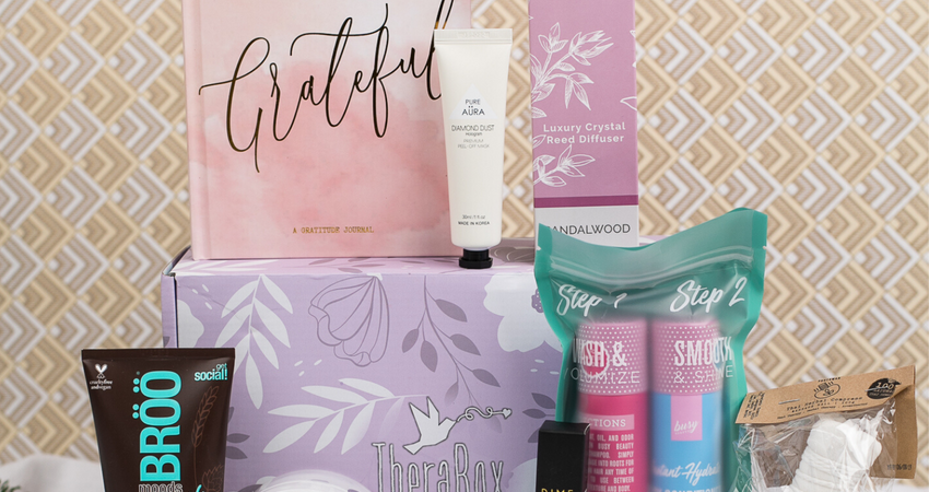 NOVEMBER 2019 - "The Essenstials" Box