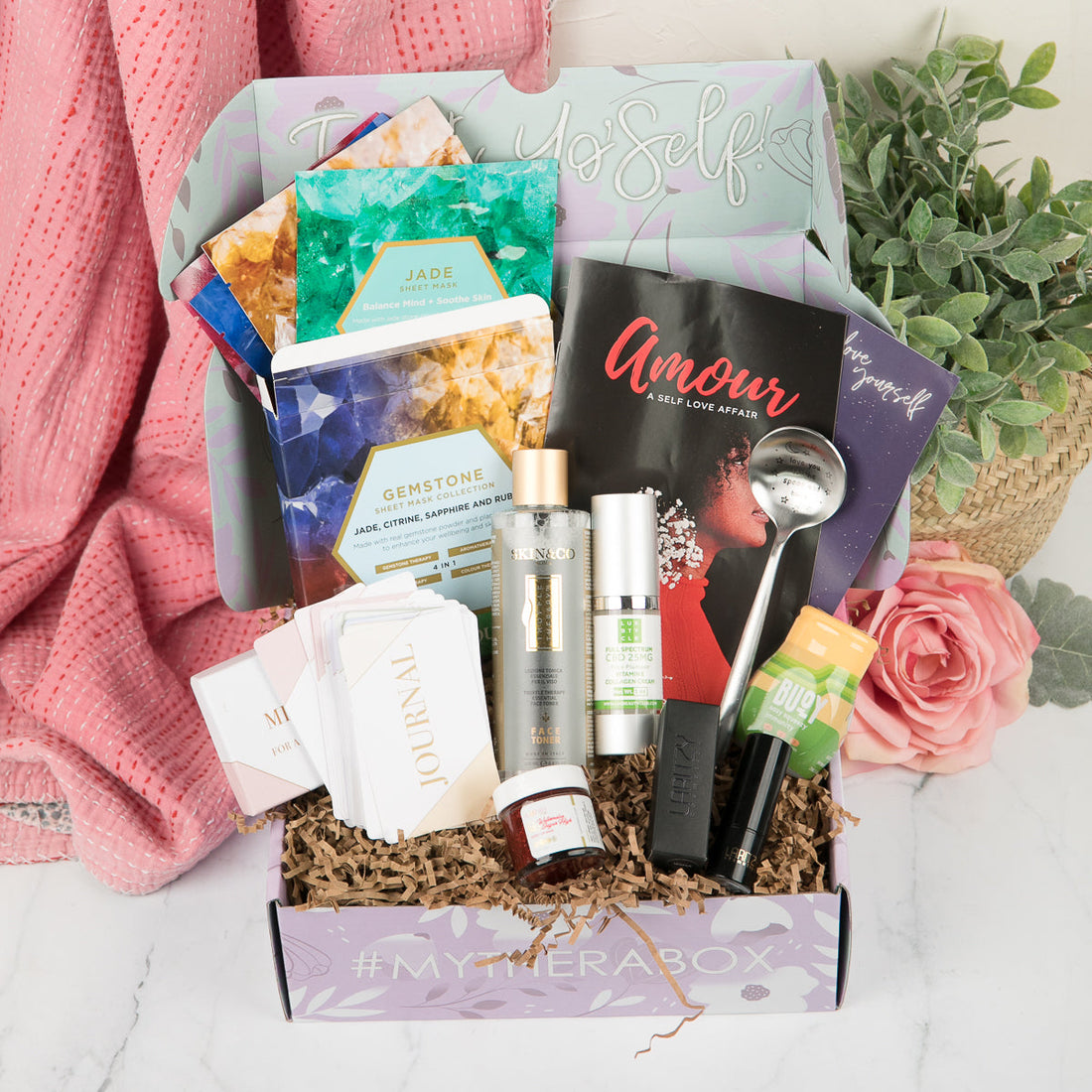 Full Reveal of the AMOUR box