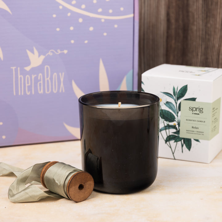 Sprig By Kohler | Relax Scented Candle (Chamomile + Green Tea)